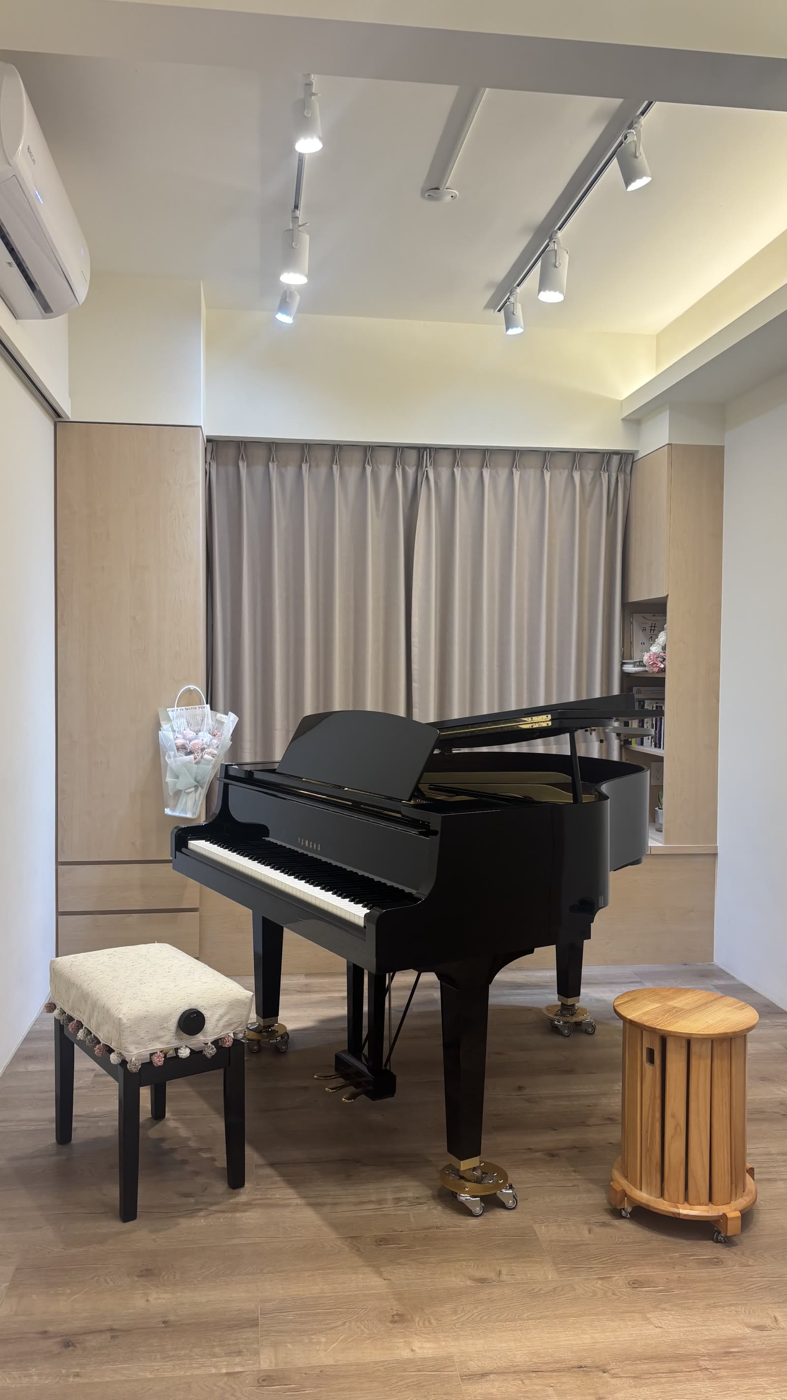珈珈老師教學環境——YAMAHA 平台鋼琴工作室